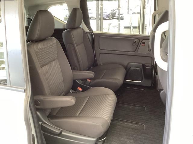 �Q��ڃL���v�e���V�[�g�ł��I�V�[�g�Ԃ��ʘH�ƂȂ邽�߁A�P��ڂ���R��ڂ܂ŁA���ׂĂ̐ȂփX���[�Y�Ɉړ��ł��܂��B