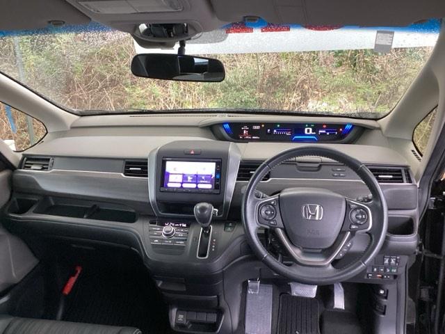 フリード Ｇ・ホンダセンシング　純正メモリーナビ　両側電動スライドドア　スマートキーＰスタート　盗難防止システム　横滑防止装置　ＬＥＤランプ　ナビＴＶ　記録簿　リアカメ　クルコン　パワーウインド　ウォークスルー　ＤＶＤ再生機能（2枚目）