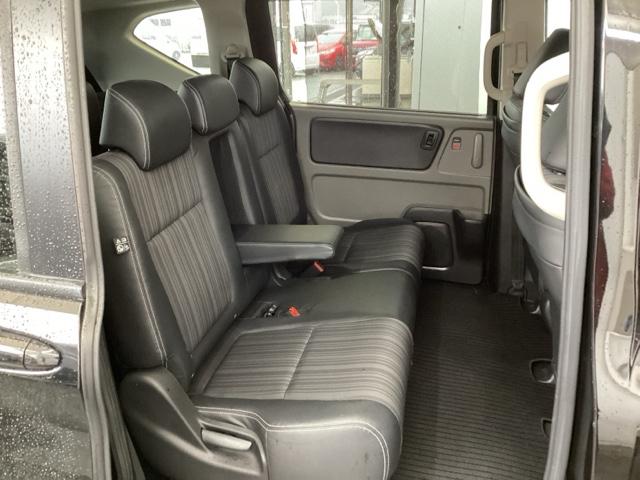 フリード Ｇ・ホンダセンシング　純正メモリーナビ　両側電動スライドドア　スマートキーＰスタート　盗難防止システム　横滑防止装置　ＬＥＤランプ　ナビＴＶ　記録簿　リアカメ　クルコン　パワーウインド　ウォークスルー　ＤＶＤ再生機能（17枚目）