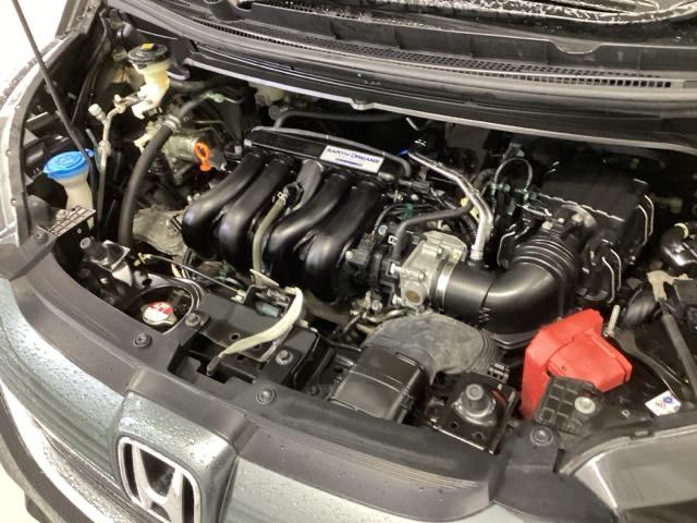 フリード Ｇ・ホンダセンシング　純正メモリーナビ　両側電動スライドドア　スマートキーＰスタート　盗難防止システム　横滑防止装置　ＬＥＤランプ　ナビＴＶ　記録簿　リアカメ　クルコン　パワーウインド　ウォークスルー　ＤＶＤ再生機能（20枚目）