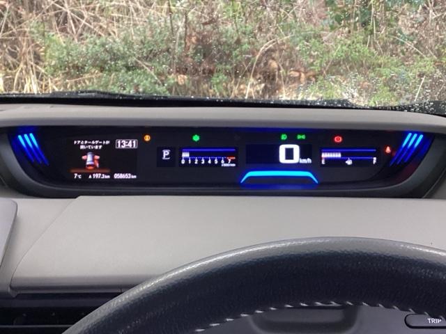 フリード Ｇ・ホンダセンシング　純正メモリーナビ　両側電動スライドドア　スマートキーＰスタート　盗難防止システム　横滑防止装置　ＬＥＤランプ　ナビＴＶ　記録簿　リアカメ　クルコン　パワーウインド　ウォークスルー　ＤＶＤ再生機能（44枚目）