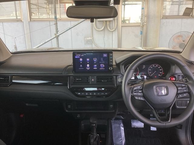 �t�����g�K���X���傫���A���C�h�Ȏ��E�ŉ^�]�����₷���Ȃ�悤�ɁA�݌v����Ă��܂��B