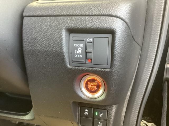 N-BOXカスタム G・Lホンダセンシング 純正ナビ フルセグ リアカメラ ベンチ 助手席エアバック エアB バックアイカメラ キーフリーシステム スマートキーPスタート クルーズコントロール 盗難防止システム ESC DVD Aライト PW(16枚目)