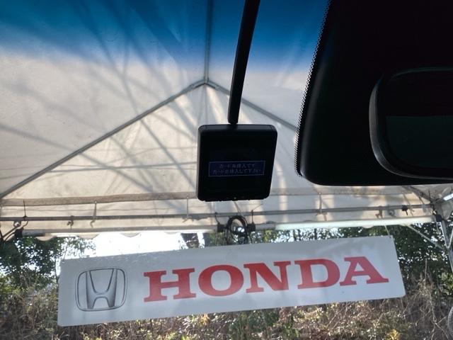 フィット e:HEVクロスター ドラレコ ナビ Rカメラ ブルートゥース インテリキー キーフリー LEDヘットライト イモビライザー サイドカーテンエアバック Cソナー クルコン パワーウインドウ エアコン USB 記録簿 ABS(13枚目)