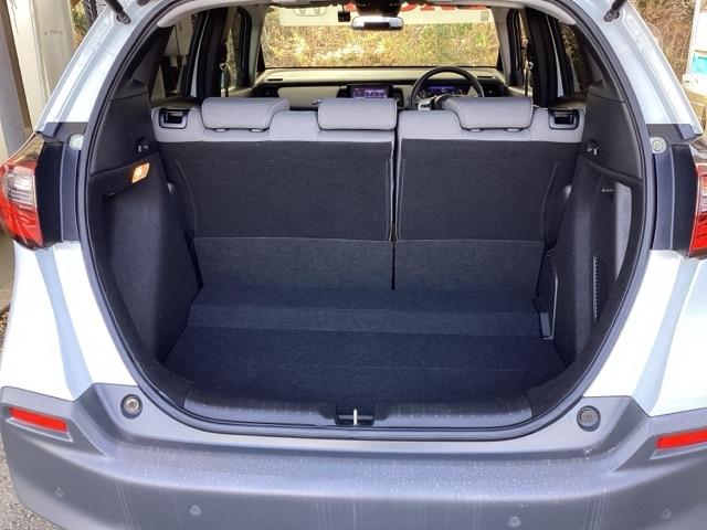 フィット e:HEVクロスター ドラレコ ナビ Rカメラ ブルートゥース インテリキー キーフリー LEDヘットライト イモビライザー サイドカーテンエアバック Cソナー クルコン パワーウインドウ エアコン USB 記録簿 ABS(27枚目)