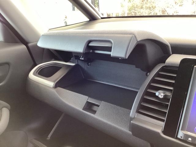 フィット e:HEVクロスター ドラレコ ナビ Rカメラ ブルートゥース インテリキー キーフリー LEDヘットライト イモビライザー サイドカーテンエアバック Cソナー クルコン パワーウインドウ エアコン USB 記録簿 ABS(49枚目)