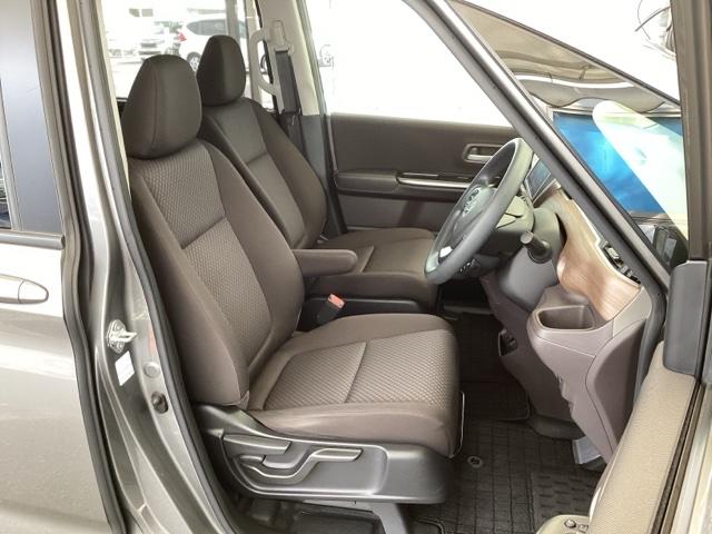 �t�����g�L�X�A�Z�p���[�g�V�[�g�̉^�]�Ȃ́A�n�C�g�A�W���X�^�[���t���Ă���̂ŁA���K�Ƀh���C�u���ł��܂��B�n���h���̓e���X�R�s�b�N�@�\�ŁA�n���h���ʒu����E���E��O�E���ɒ��߂ł��܂��B