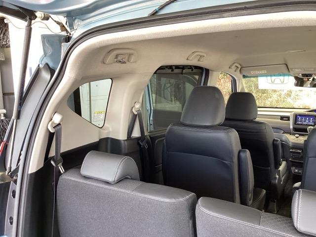 フリード G・ホンダセンシング 純正メモリーナビ ドラレコ リアカメラ W電動ドア キーフリ スマートキーシステム カーテンエアバッグ イモビ USBポート カラーバックモニター 横滑防止装置 LEDランプ 整備点検記録簿 エアコン(64枚目)