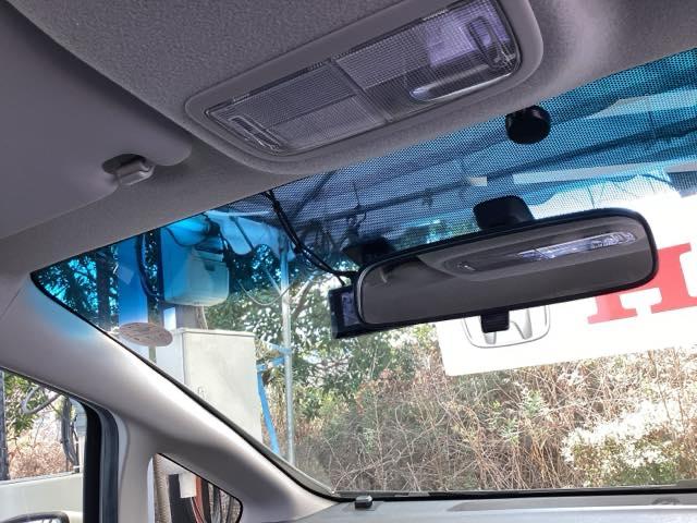 フィットハイブリッド Fパッケージ メモリーナビ オートエアコン ETC イモビライザー スマキー 運転席助手席エアバッグ ナビTV ECONモード 横滑り防止機能 キーレス 運転席エアバッグ USB ABS DVD視聴 ワンセグ(10枚目)