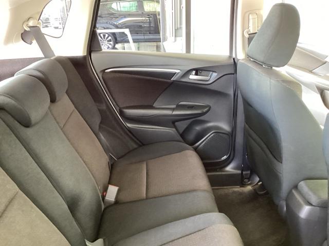 フィットハイブリッド Fパッケージ メモリーナビ オートエアコン ETC イモビライザー スマキー 運転席助手席エアバッグ ナビTV ECONモード 横滑り防止機能 キーレス 運転席エアバッグ USB ABS DVD視聴 ワンセグ(56枚目)