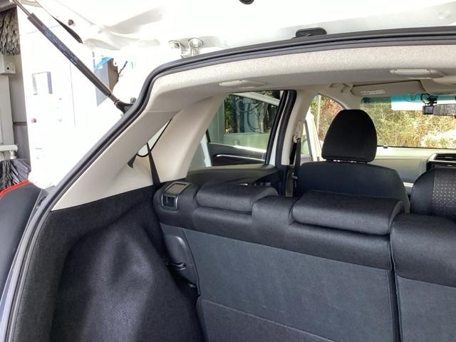 フィットハイブリッド Fパッケージ メモリーナビ オートエアコン ETC イモビライザー スマキー 運転席助手席エアバッグ ナビTV ECONモード 横滑り防止機能 キーレス 運転席エアバッグ USB ABS DVD視聴 ワンセグ(60枚目)