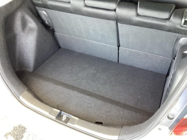 フィットハイブリッド Fパッケージ メモリーナビ オートエアコン ETC イモビライザー スマキー 運転席助手席エアバッグ ナビTV ECONモード 横滑り防止機能 キーレス 運転席エアバッグ USB ABS DVD視聴 ワンセグ(62枚目)