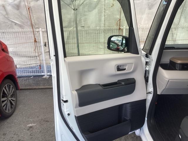 Ｎ－ＢＯＸ ベースグレード　純正ナビ　フルセグ　リアカメラ　ＥＣＯＮ　ＬＥＤヘットライト　ブレーキサポート　キーフリーシステム　盗難防止装置　パワーウインドー　ナビＴＶ　スマートキーシステム　サイドエアバック　パワーステアリング（38枚目）