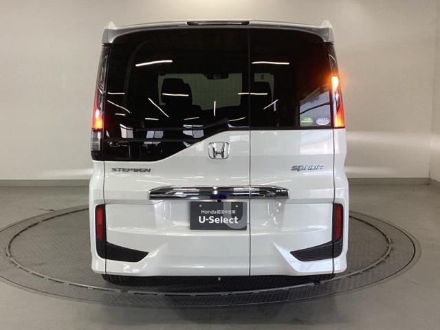 ステップワゴンスパーダ スパーダホンダセンシング　純正ナビ　フルセグ　リアカメラ　両側自動ドア　キーフリー　ＬＥＤランプ　ＥＴＣ装備　ＵＳＢ接続　ＤＶＤ再生可　セキュリティアラーム　オートクルーズ　パワーウィンドウ　横滑り防止機能　ＡＢＳ　ターボ車（9枚目）