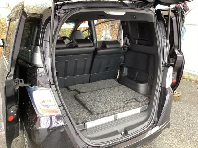 ���A�V�[�g��܂肽���ނƁA����ȃt���A�ő傫�ȉו����ς߁A�Q�]�ׂ鎖���ł��܂��B�܂��A�t���A���Ⴂ�̂ŁA�ו��̐ς݉��낵���炭�炭�ł��B