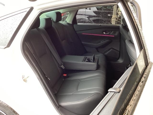 ������胊�A�V�[�g�ł��I�Z���^�[�Ƀh�����N�z���_�[�t�A�[�����X�g�����Ă��܂��B