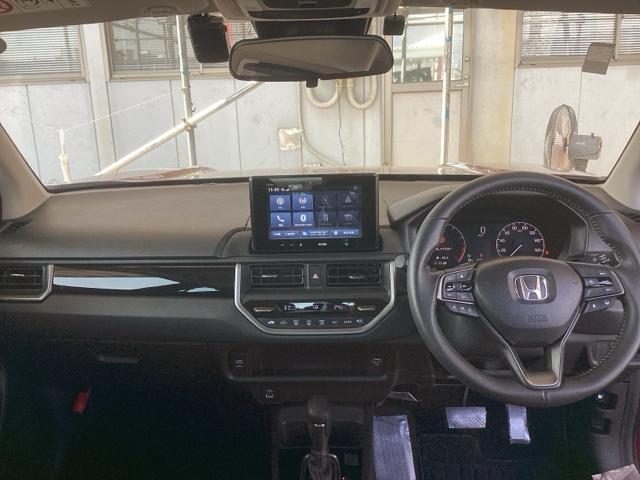 �t�����g�K���X���傫���A���C�h�Ȏ��E�ŉ^�]�����₷���Ȃ�悤�ɁA�݌v����Ă��܂��B