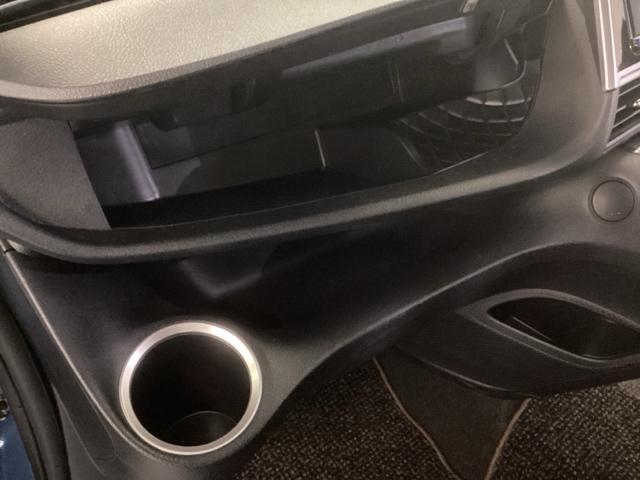 シエンタ ハイブリッドファンベースGグランパー ナビ 全周囲カメラ 5人乗り シートヒーター フルセグTV 両側自動ドア 衝突軽減 クリアランスソナー クルーズコントロール スマートキー 横滑り防止装置 アイドリングストップ オートエアコン ETC(42枚目)