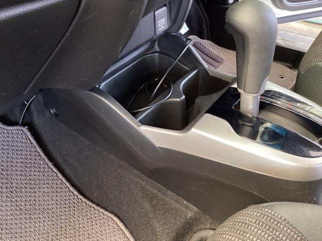 フィット １３Ｇ・Ｆパッケージ　ナビ　スマートキー　ＥＴＣ　アイドリングストッ　運転席助手席エアバック　横滑り防止システム　イモビ　フルオートエアコン　１セグ　エアバック　キ－フリ－　ＰＳ　パワーウィンドウ　ＡＢＳ（39枚目）