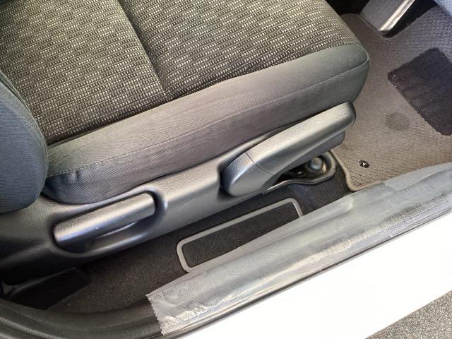 フィット １３Ｇ・Ｆパッケージ　ナビ　スマートキー　ＥＴＣ　アイドリングストッ　運転席助手席エアバック　横滑り防止システム　イモビ　フルオートエアコン　１セグ　エアバック　キ－フリ－　ＰＳ　パワーウィンドウ　ＡＢＳ（42枚目）