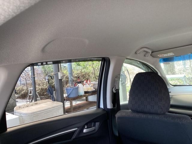 フィット １３Ｇ・Ｆパッケージ　ナビ　スマートキー　ＥＴＣ　アイドリングストッ　運転席助手席エアバック　横滑り防止システム　イモビ　フルオートエアコン　１セグ　エアバック　キ－フリ－　ＰＳ　パワーウィンドウ　ＡＢＳ（46枚目）