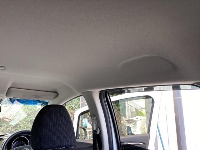 フィット １３Ｇ・Ｆパッケージ　ナビ　スマートキー　ＥＴＣ　アイドリングストッ　運転席助手席エアバック　横滑り防止システム　イモビ　フルオートエアコン　１セグ　エアバック　キ－フリ－　ＰＳ　パワーウィンドウ　ＡＢＳ（48枚目）