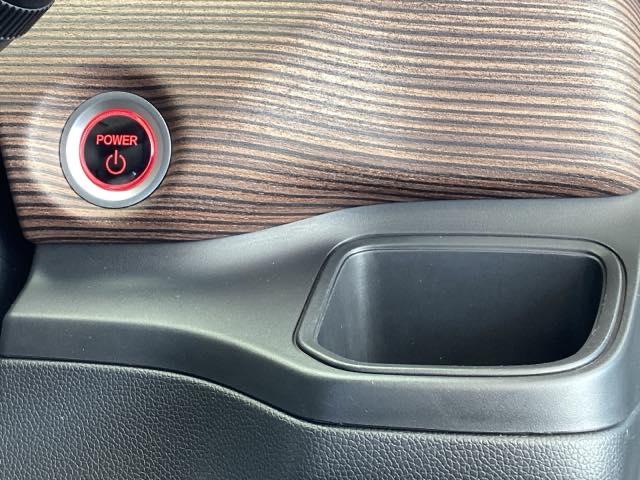 �X�}�[�g�L�[���|�P�b�g��o�b�O�ɓ��ꂽ�܂܂ŁA�L�[���������ނ��ƂȂ��{�^�������������ŃG���W�����n�����܂��B