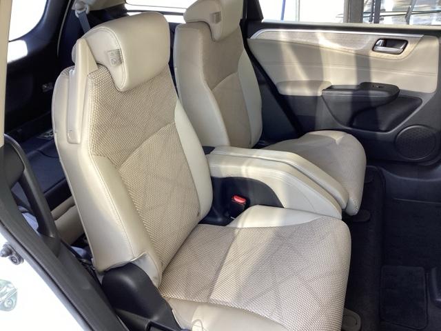 �Q�l�|���Q��ڃV�[�g�͂u���X���C�h�L���v�e���V�[�g�ł��B�����b�N�X�ł���悤�ɁA�V�[�g�̒����ʒu���Ⴍ�A������肭�낰���^�̌Œ�A�[�����X�g�t���ł��B