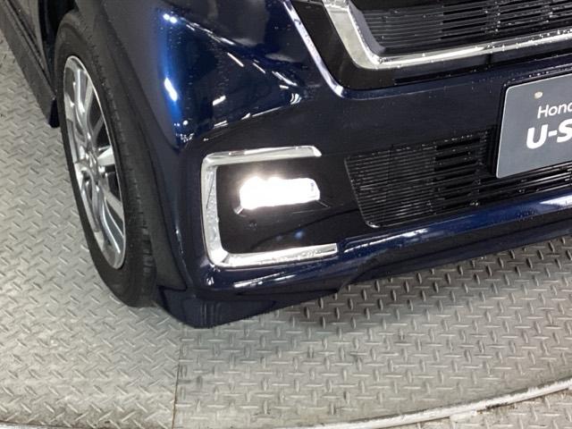 Ｎ－ＢＯＸカスタム Ｌ　純正メモリーナビ　シートヒーター　ＥＴＣ　スマートキーシステム　追従型クルコン　Ｂｌｕｅｔｏｏｔｈ音楽　電動格納式ドアミラー　ＬＫＡＳ　リヤカメラ　サイドカーテンエアバック　ナビ＆ＴＶ　ＵＳＢポート（23枚目）