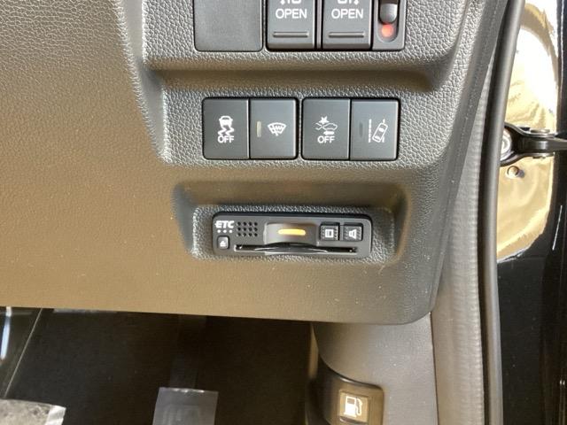 フリード クロスター・ホンダセンシング　純正ナビ　フルセグ　６人乗り　電動格納ミラー　衝突被害軽減ブレーキ　オートクルーズコントロール　レーンアシスト　ミュージックプレイヤー接続可　ＤＶＤ再生　イモビライザー　ＵＳＢポート　地デジ　パワステ（17枚目）