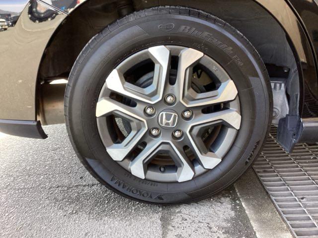 フリード クロスター・ホンダセンシング　純正ナビ　フルセグ　６人乗り　電動格納ミラー　衝突被害軽減ブレーキ　オートクルーズコントロール　レーンアシスト　ミュージックプレイヤー接続可　ＤＶＤ再生　イモビライザー　ＵＳＢポート　地デジ　パワステ（26枚目）