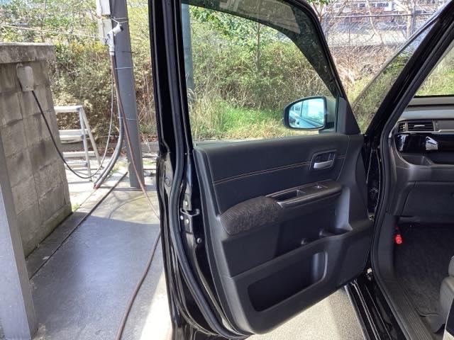 フリード クロスター・ホンダセンシング　純正ナビ　フルセグ　６人乗り　電動格納ミラー　衝突被害軽減ブレーキ　オートクルーズコントロール　レーンアシスト　ミュージックプレイヤー接続可　ＤＶＤ再生　イモビライザー　ＵＳＢポート　地デジ　パワステ（37枚目）