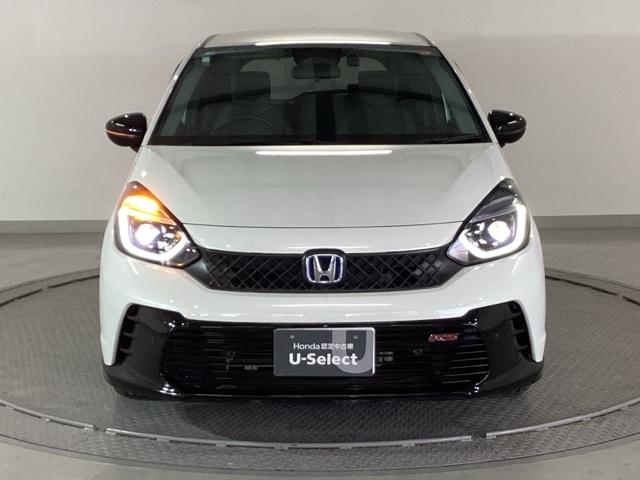 フィット ｅ：ＨＥＶＲＳ　純正ナビ　フルセグ　リアカメラ　ＡＵＸ　踏み間違い防止　アクティブクルーズコントロール　イモビライザー　ＡＡＣ　カーテンエアバック　Ｂｌｕｅｔｏｏｔｈ　ＵＳＢ　スマキー　レーンキープアシスト　ＥＳＣ（6枚目）