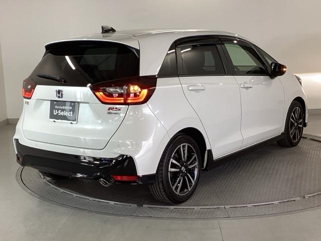 フィット ｅ：ＨＥＶＲＳ　純正ナビ　フルセグ　リアカメラ　ＡＵＸ　踏み間違い防止　アクティブクルーズコントロール　イモビライザー　ＡＡＣ　カーテンエアバック　Ｂｌｕｅｔｏｏｔｈ　ＵＳＢ　スマキー　レーンキープアシスト　ＥＳＣ（8枚目）