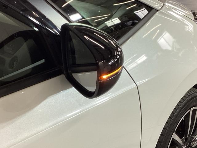 フィット ｅ：ＨＥＶＲＳ　純正ナビ　フルセグ　リアカメラ　ＡＵＸ　踏み間違い防止　アクティブクルーズコントロール　イモビライザー　ＡＡＣ　カーテンエアバック　Ｂｌｕｅｔｏｏｔｈ　ＵＳＢ　スマキー　レーンキープアシスト　ＥＳＣ（30枚目）