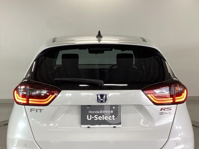 フィット ｅ：ＨＥＶＲＳ　純正ナビ　フルセグ　リアカメラ　ＡＵＸ　踏み間違い防止　アクティブクルーズコントロール　イモビライザー　ＡＡＣ　カーテンエアバック　Ｂｌｕｅｔｏｏｔｈ　ＵＳＢ　スマキー　レーンキープアシスト　ＥＳＣ（32枚目）