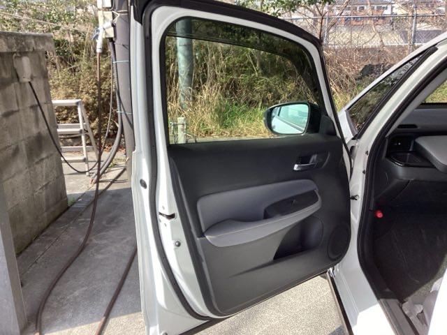 フィット ｅ：ＨＥＶＲＳ　純正ナビ　フルセグ　リアカメラ　ＡＵＸ　踏み間違い防止　アクティブクルーズコントロール　イモビライザー　ＡＡＣ　カーテンエアバック　Ｂｌｕｅｔｏｏｔｈ　ＵＳＢ　スマキー　レーンキープアシスト　ＥＳＣ（37枚目）