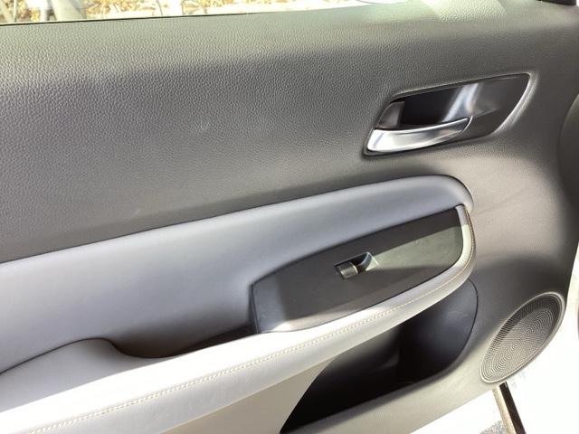 フィット ｅ：ＨＥＶＲＳ　純正ナビ　フルセグ　リアカメラ　ＡＵＸ　踏み間違い防止　アクティブクルーズコントロール　イモビライザー　ＡＡＣ　カーテンエアバック　Ｂｌｕｅｔｏｏｔｈ　ＵＳＢ　スマキー　レーンキープアシスト　ＥＳＣ（38枚目）