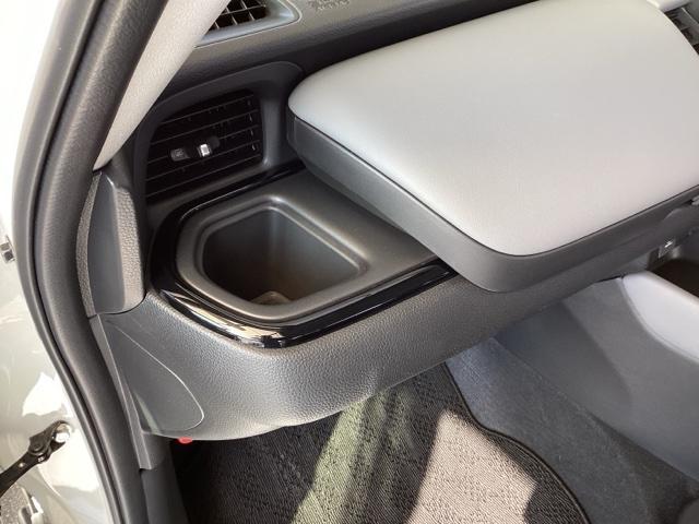 フィット ｅ：ＨＥＶＲＳ　純正ナビ　フルセグ　リアカメラ　ＡＵＸ　踏み間違い防止　アクティブクルーズコントロール　イモビライザー　ＡＡＣ　カーテンエアバック　Ｂｌｕｅｔｏｏｔｈ　ＵＳＢ　スマキー　レーンキープアシスト　ＥＳＣ（41枚目）