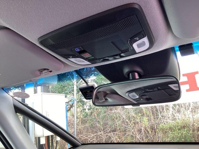 フィット e:HEVホーム 純正メモリーナビ ドラレコ リアカメラ Aライト AUX 電格ミラー BTオーディオ レーダークルコン 車線維持支援システム 前後ソナー 地デジフルセグ バックビューモニター Wエアバッグ スマキー(10枚目)