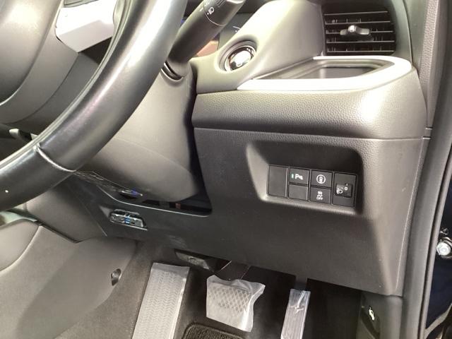 フィット e:HEVホーム 純正メモリーナビ ドラレコ リアカメラ Aライト AUX 電格ミラー BTオーディオ レーダークルコン 車線維持支援システム 前後ソナー 地デジフルセグ バックビューモニター Wエアバッグ スマキー(15枚目)