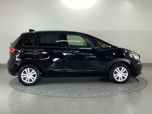 フィット e:HEVホーム 純正メモリーナビ ドラレコ リアカメラ Aライト AUX 電格ミラー BTオーディオ レーダークルコン 車線維持支援システム 前後ソナー 地デジフルセグ バックビューモニター Wエアバッグ スマキー(31枚目)