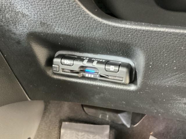 フィット e:HEVホーム 純正メモリーナビ ドラレコ リアカメラ Aライト AUX 電格ミラー BTオーディオ レーダークルコン 車線維持支援システム 前後ソナー 地デジフルセグ バックビューモニター Wエアバッグ スマキー(45枚目)