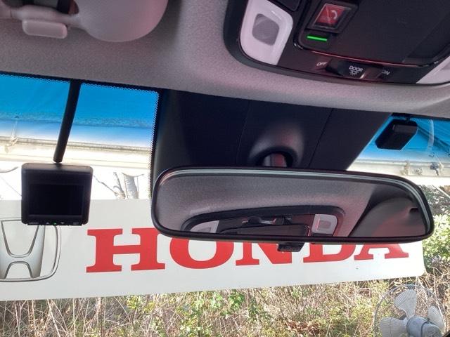 フィット e:HEVホーム 純正メモリーナビ ドラレコ リアカメラ Aライト AUX 電格ミラー BTオーディオ レーダークルコン 車線維持支援システム 前後ソナー 地デジフルセグ バックビューモニター Wエアバッグ スマキー(49枚目)