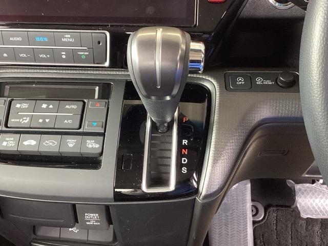 �V���v���łƂĂ��g���₷���t���A�V�t�g�ɁA�p�[�L���O�u���[�L�̓n���h�^�C�v�̃T�C�h�u���[�L�ł��B