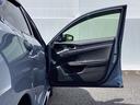 開口部が広いため、荷物を抱えた状態での乗り入れも楽に行えます。ドアポケット収納も充実しております。