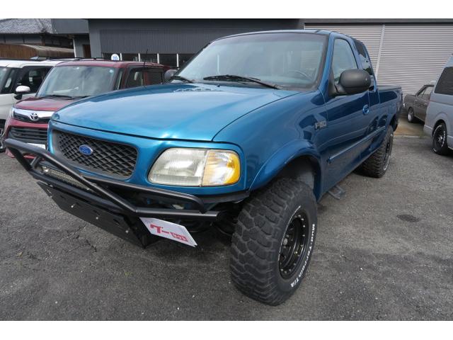 Ｆ－１５０ ベースグレード　ディスプレイオーディオ　フルセグ　ベンチシート　社外１６インチホイール　マッドタイヤ　カンガルーバー（2枚目）