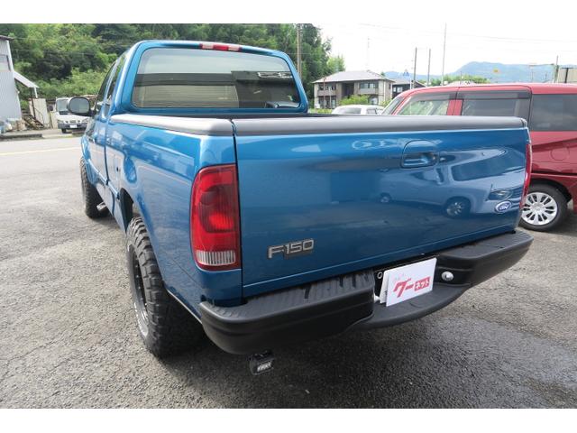 Ｆ－１５０ ベースグレード　ディスプレイオーディオ　フルセグ　ベンチシート　社外１６インチホイール　マッドタイヤ　カンガルーバー（6枚目）