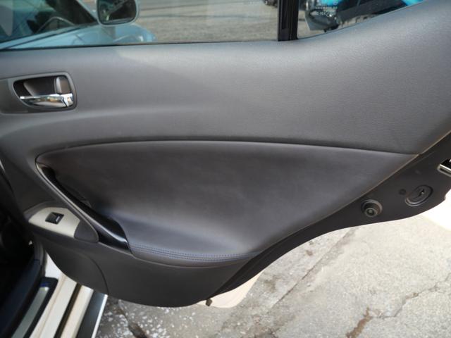 ＩＳ Ｆ ベースグレード　本革パワーシート　シートヒーター　スマートキー　プッシュスタート　ナビ　バックモニター　マークレビンソンオーディオ　社外１９インチアルミホイール　車高調（15枚目）