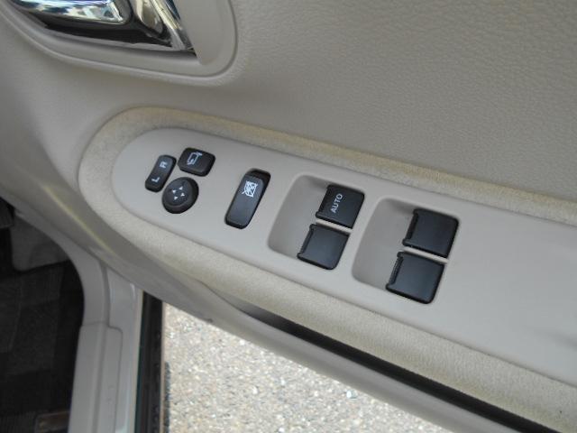 アルトラパン Ｘ　全方位モニター用カメラパッケージ装着車　メモリーナビ　地デジ　Ｂｌｕｅｔｏｏｔｈ　ＤＶＤ　シートヒーター　スマートキー　プッシュスタート　ビルトインＥＴＣ　ＨＩＤヘッドライト（13枚目）